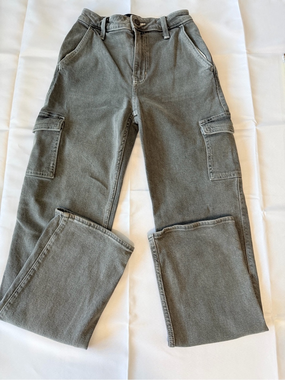 Hollister Women Ultra High Rise Dad Jeans size 000R W23R